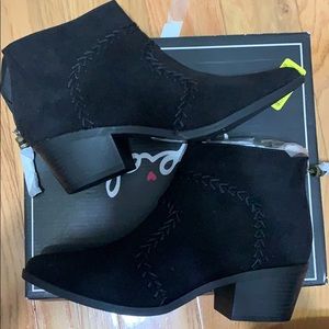 Qupid Black Suede Booties